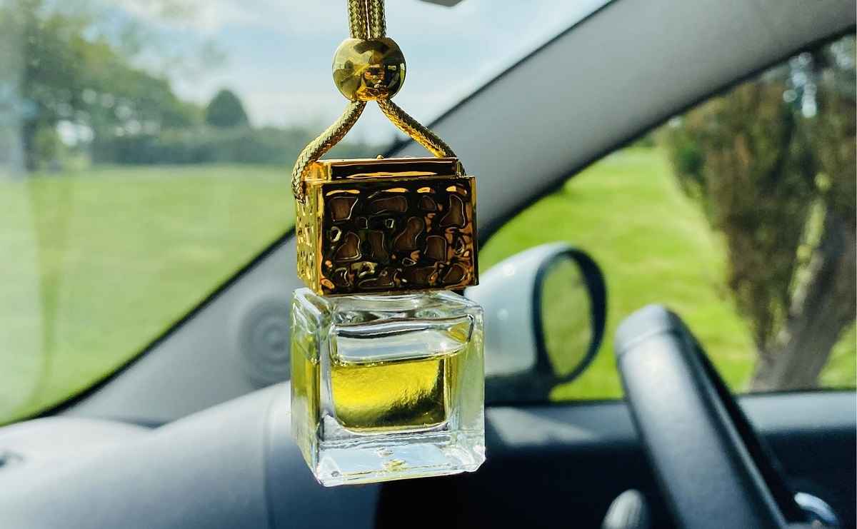 rekomendasi parfum mobil