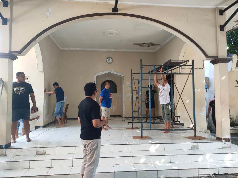Perlengkapan wajib mengecat dinding rumah.