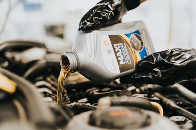 Oli Terbaik untuk Motor Matic.