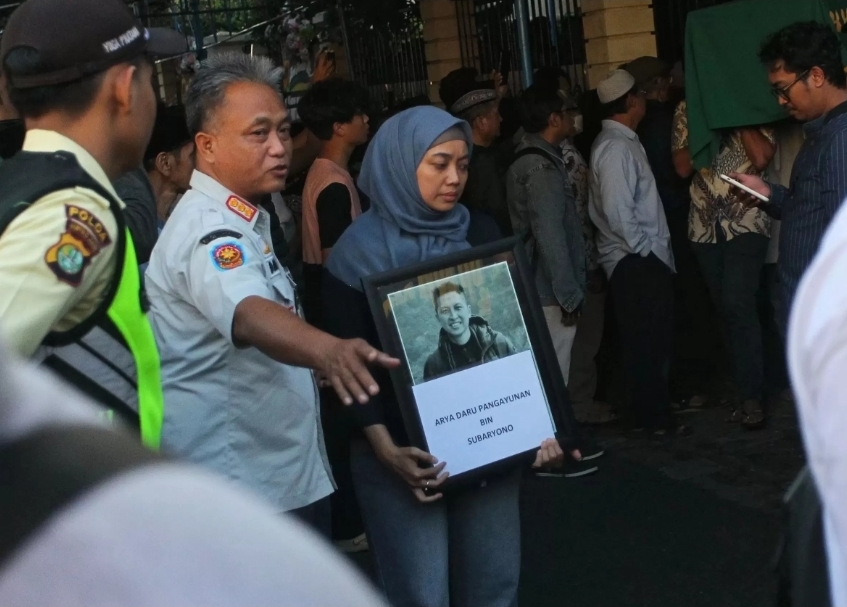 Update kematian diplomat Arya Daru yang ditemukan tewas dengan kepala terlilit lakban di kamar indekos.