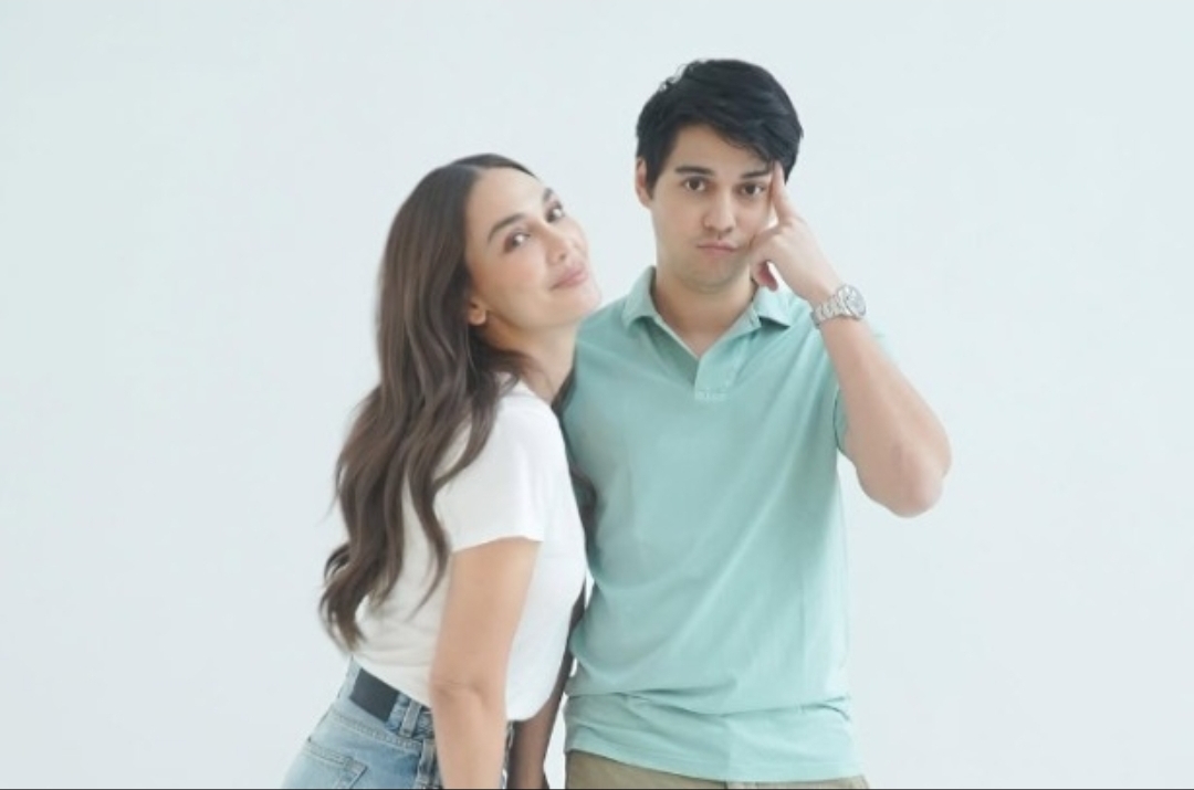 Luna Maya buka suara soal rumor hamil anak kembar.