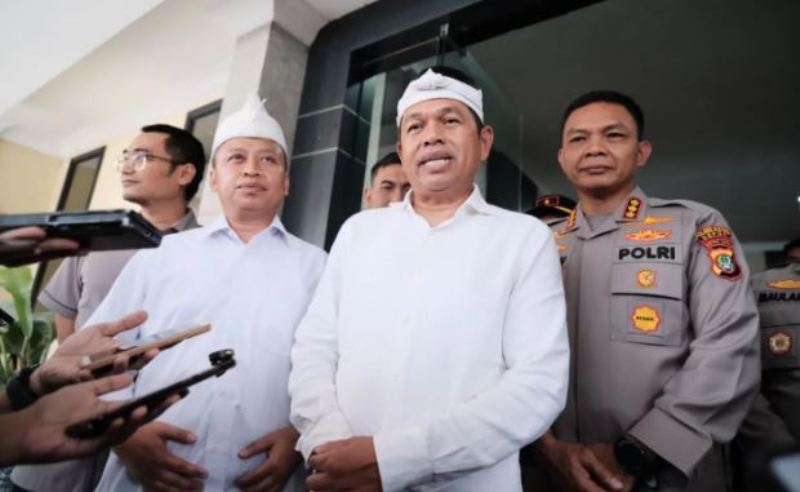 Gubernur Jawa Barat Dedi Mulyadi turun tangan menangani kasus kematian siswa SMAN 6 Garut yang bunuh diri diduga akibat perundungan.