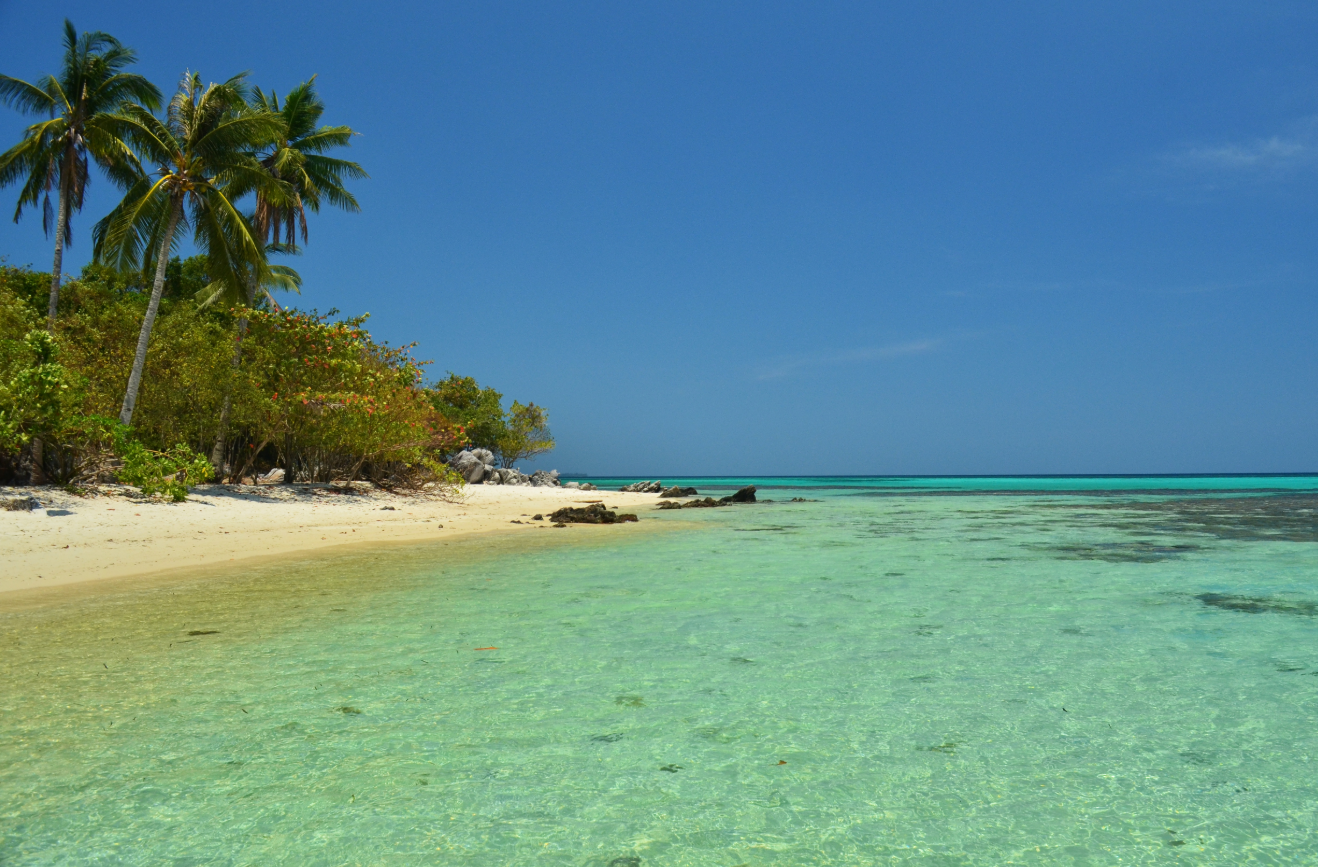 Karimunjawa adalah destinasi wisata tropis yang terletak di Kabupaten Jepara, Jawa Tengah.