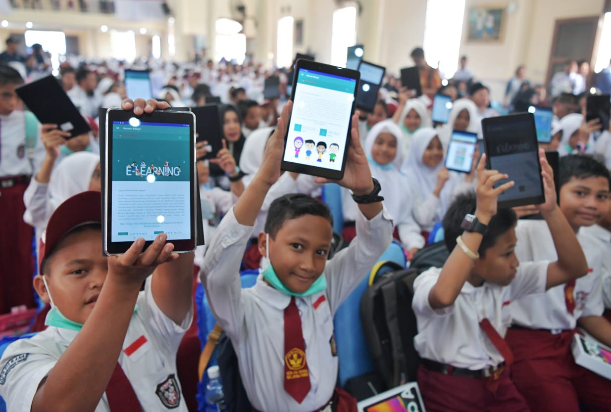Ilustrasi Digitalisasi Sistem Pembelajaran