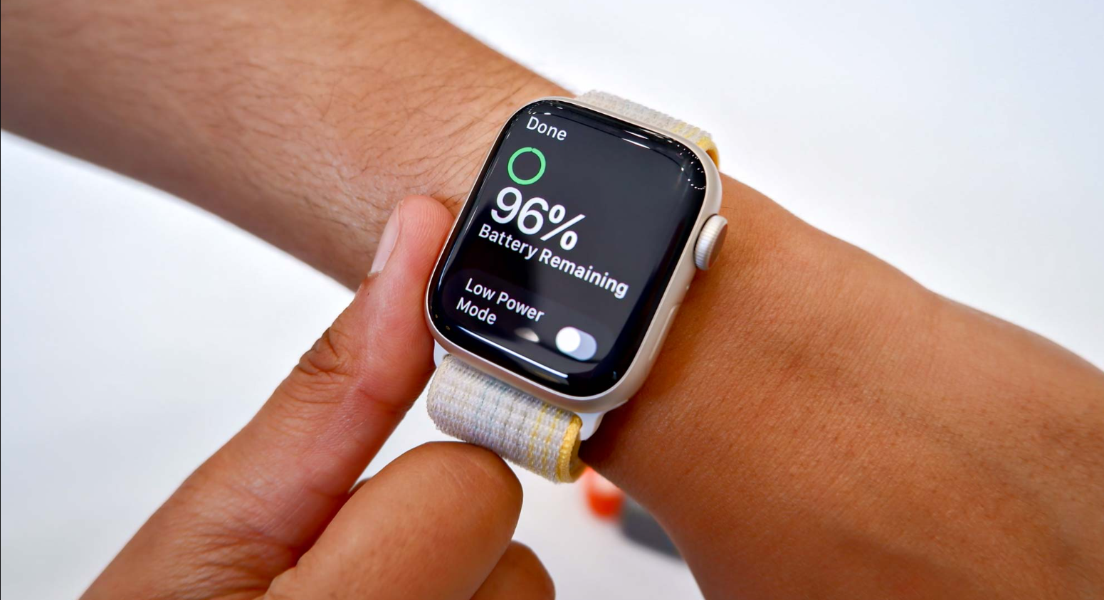 Smartwatch sering lowbat padahal baru dipakai? Ini 5 penyebab yang wajib kamu tahu dan cara mengatasinya.