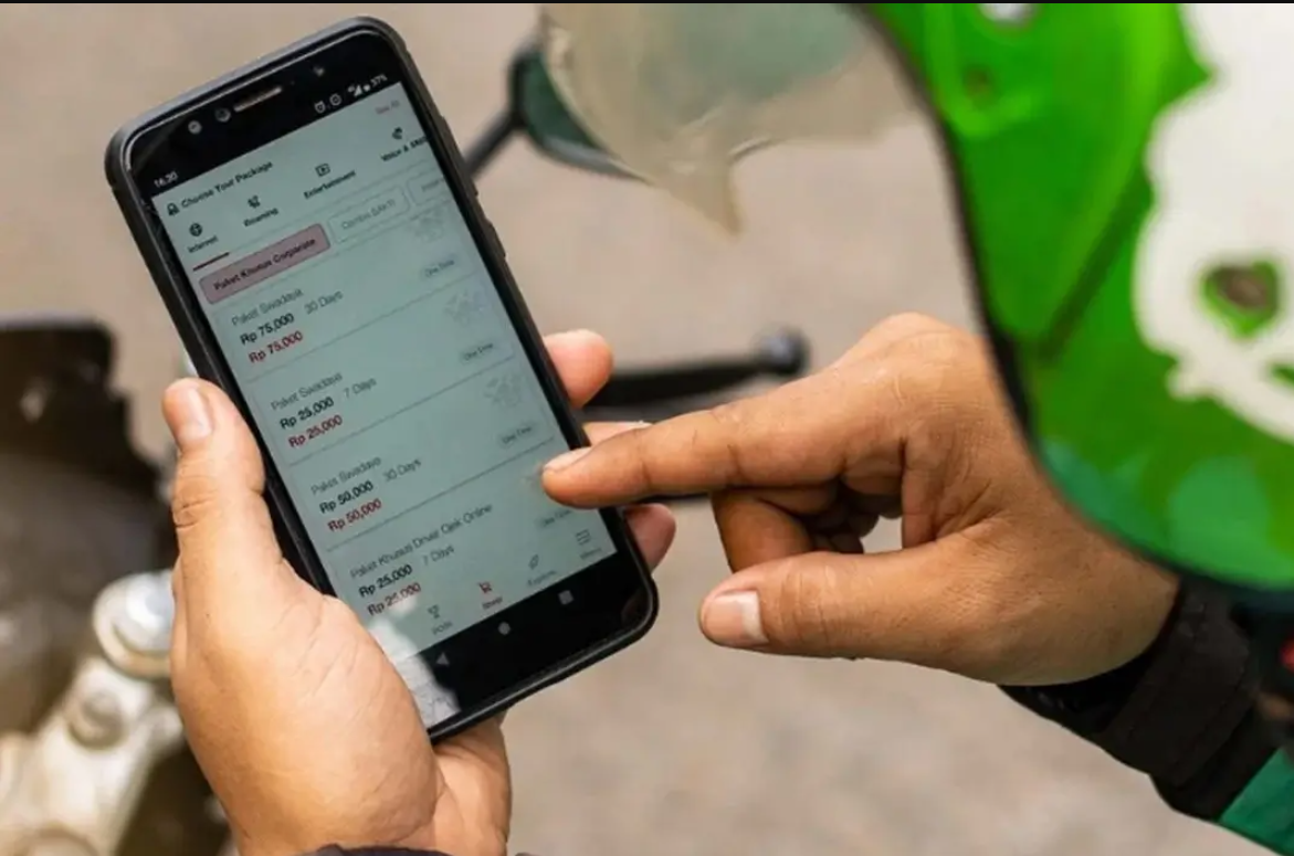 HP tahan banting, baterai awet, layar terang, dan sudah NFC. Cocok buat driver ojol yang aktif seharian!