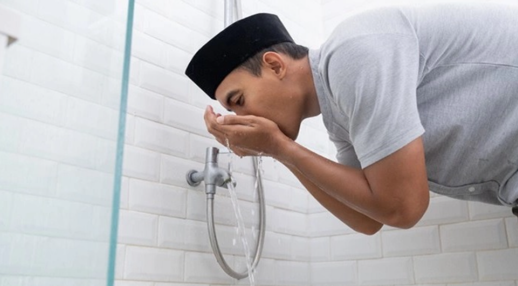 Panduan lengkap niat wudhu, doa sesudahnya, dan tata cara sesuai sunnah.