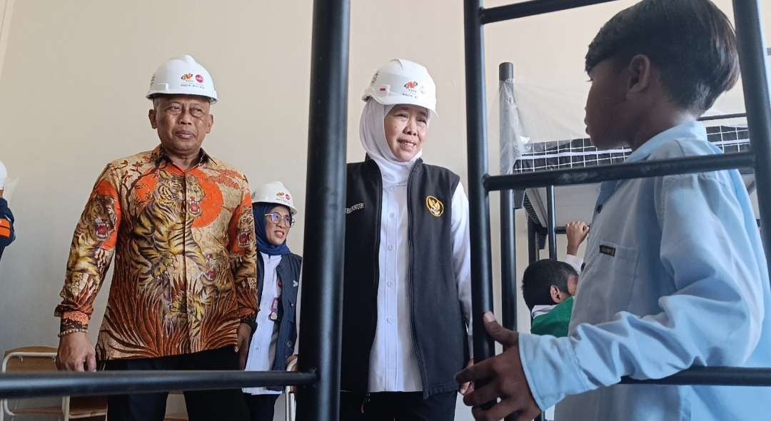 Gubernur Jawa Timur Khofifah Indar Parawansa bersama Bupati Ponorogo Sugiri Sancoko
