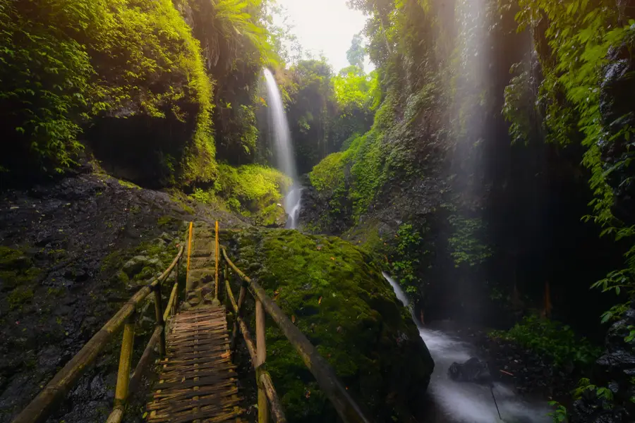 Ilustrasi Curug Tilu Leuwi Opat