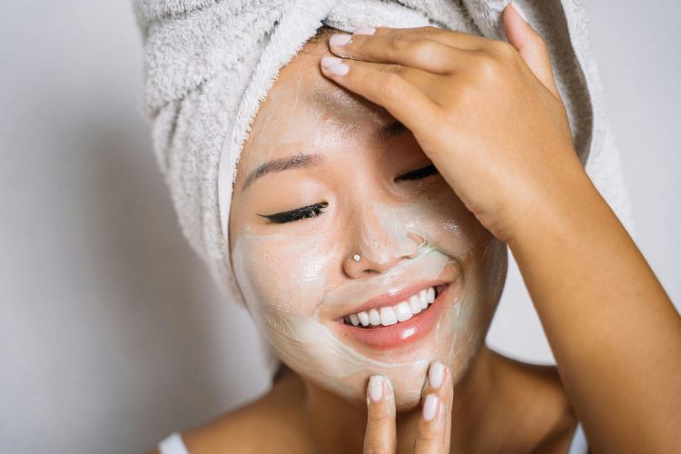 Jangan Cuci Muka dengan Sabun Terlalu Sering, Kuit Bisa Rusak.