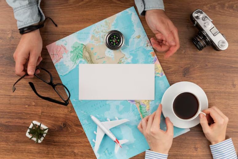 Ilustrasi tips traveling keliling dunia dana terbatas.