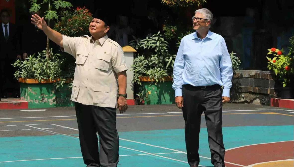 Bill Gates (kiri), pendiri Gates Foundation saat bertemu dengan Presiden Prabowo Subianto di Jakarta,  petengahan tahun lalu.
