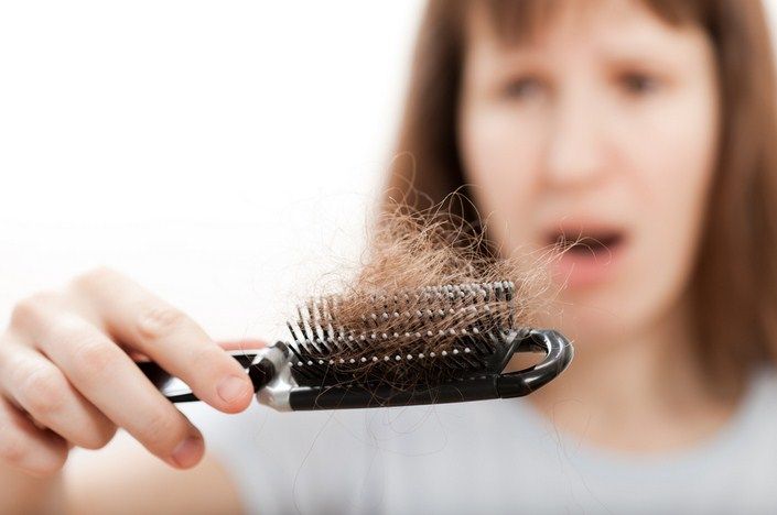 Kebiasaan yang menekankan rambut rontok