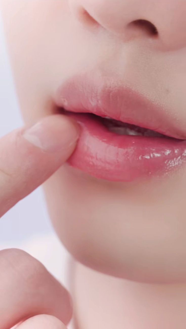 Rahasia bibir berwarna pink