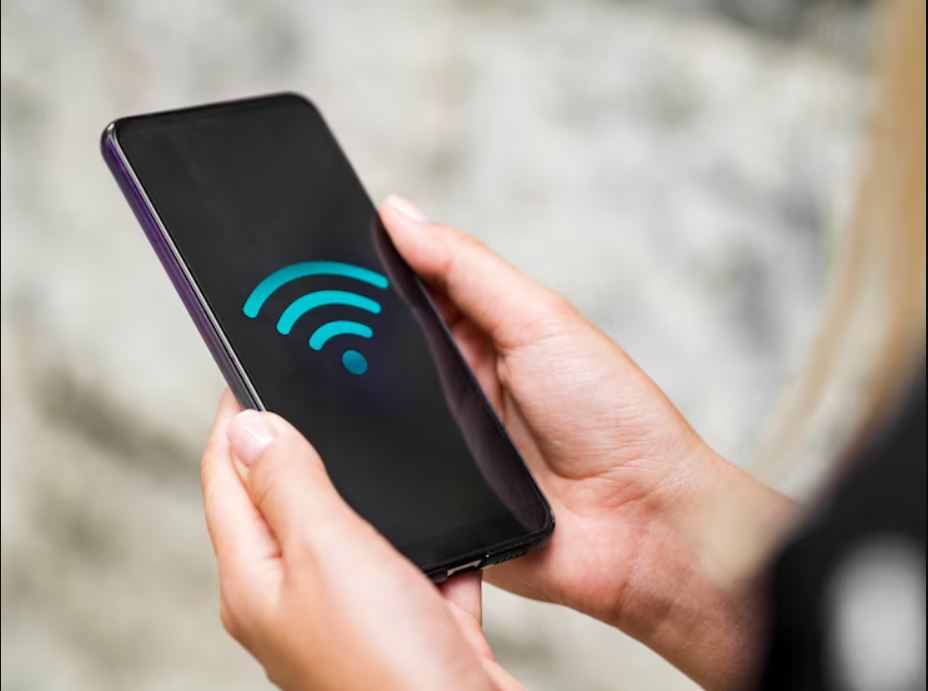 Wifi tetangga tanpa izin termasuk ghasab, hindari untuk tetap halal.