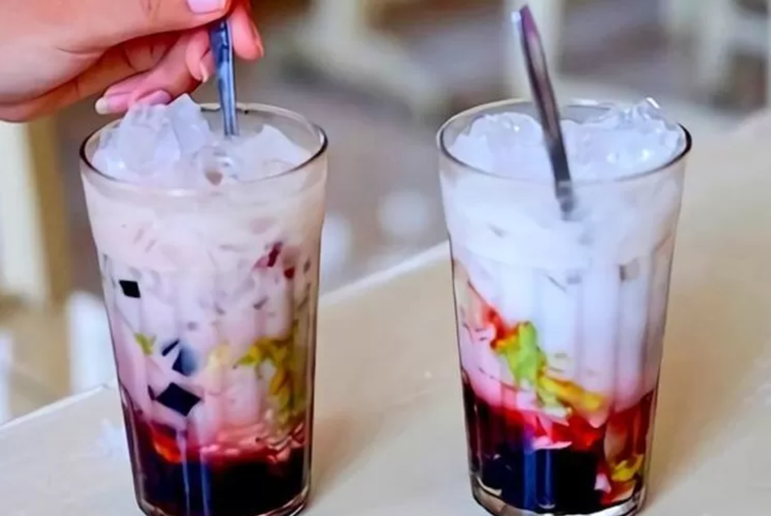 Es Sirop Bojong adalah ikon minuman segar yang sudah melegenda di Tasikmalaya.