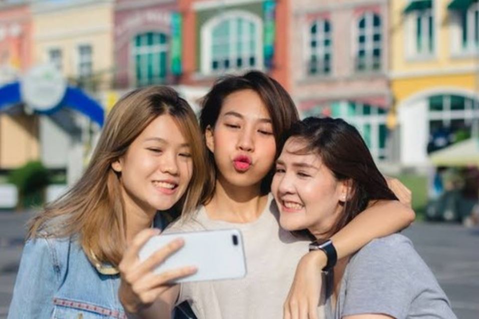 Tiga weton menurut primbon Jawa diprediksi ketiban hoki besar setelah Agustus 2025.