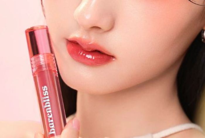 Bibir makin segar dengan Barenbliss Peach Makes Perfect Lip Tint.