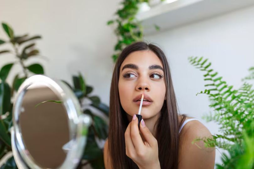 Ilustrasi makeup natural yang glowing sehatian.
