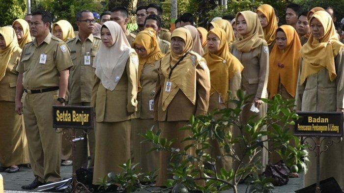 gaji pns kapan cair?