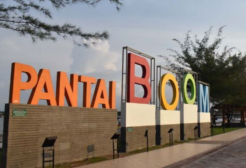 Pantai Boom, rekomendasi wisata Tuban.