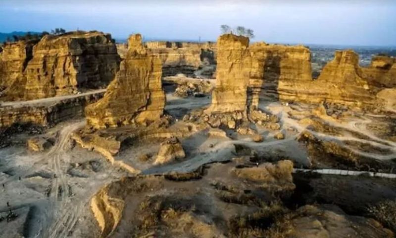 Brown Canyon Semarang, salah satu wisata hidden gem di Semarang.