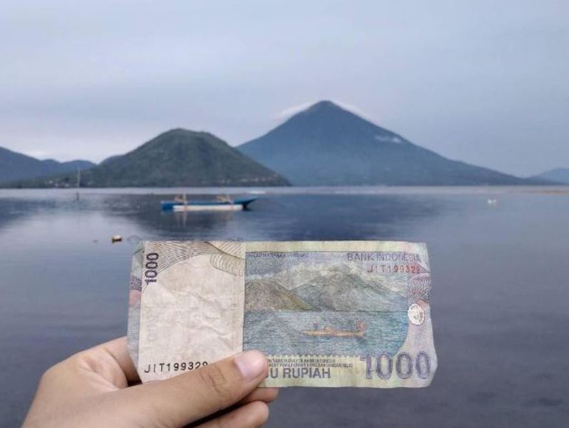 Pulau Maitara dan Tidore, destinasi wisata Maluku Utara yang ada di gambar uang Rp 1.000.