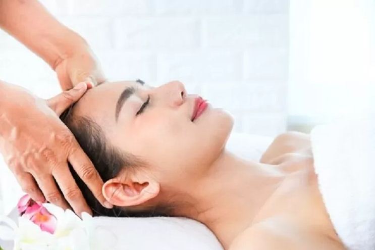 Pijat salah satu bentuk self care murah.
