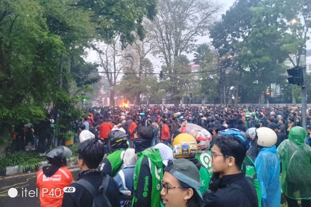 Demo Bandung