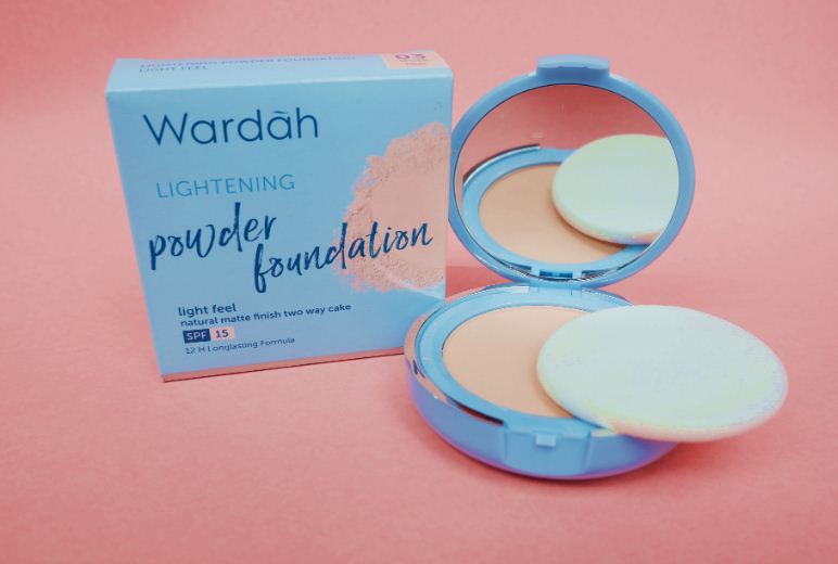 Wardah Lightening Powder Foundation