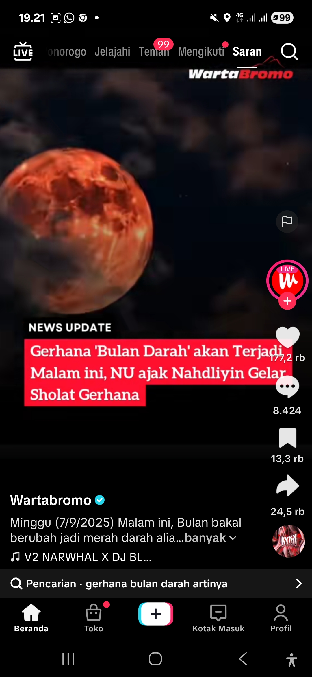 Fenomena gerhana bulan darah atau Blood Moon puncaknya terjadi malam ini.