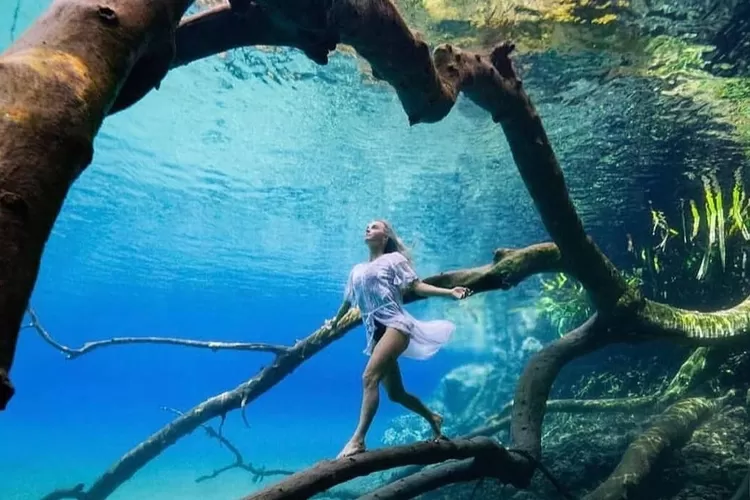 Keindahan Danau Labuan Cermin