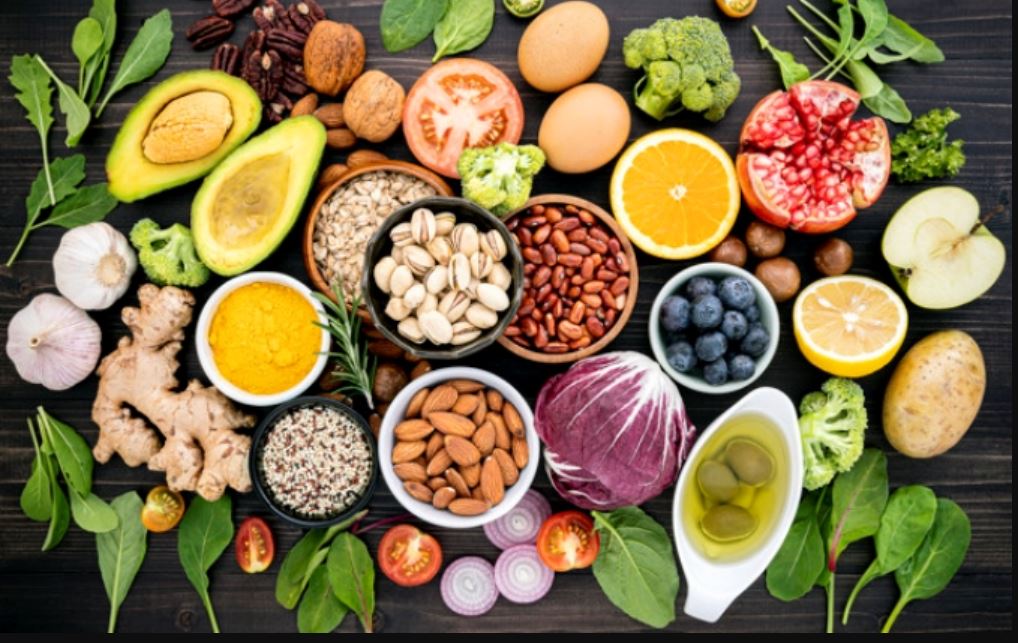 Superfood adalah kunci clean eating: makanan kaya nutrisi untuk tubuh sehat, bugar, dan terlindungi dari penyakit.