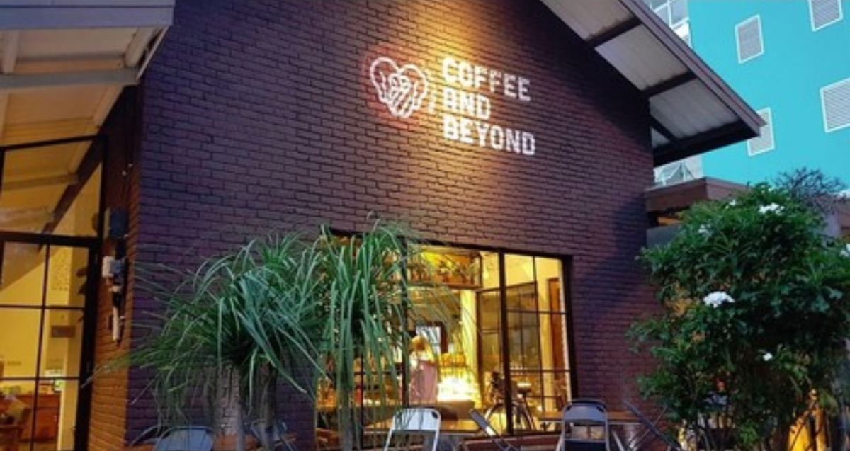 5 cafe hits Pekalongan 2025 dengan vibes cozy, instagramable, dan menu kopi premium yang wajib kamu coba!