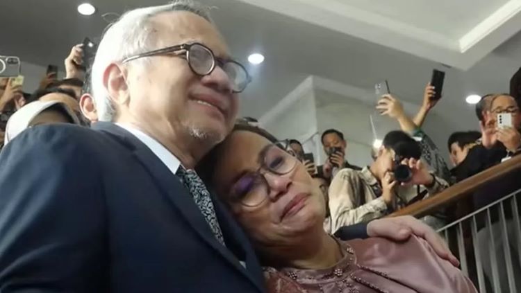 Tonny Sumartono yang Selalu Menjadi Garda Terdepan Sang Istri, Mantan Menkeu.