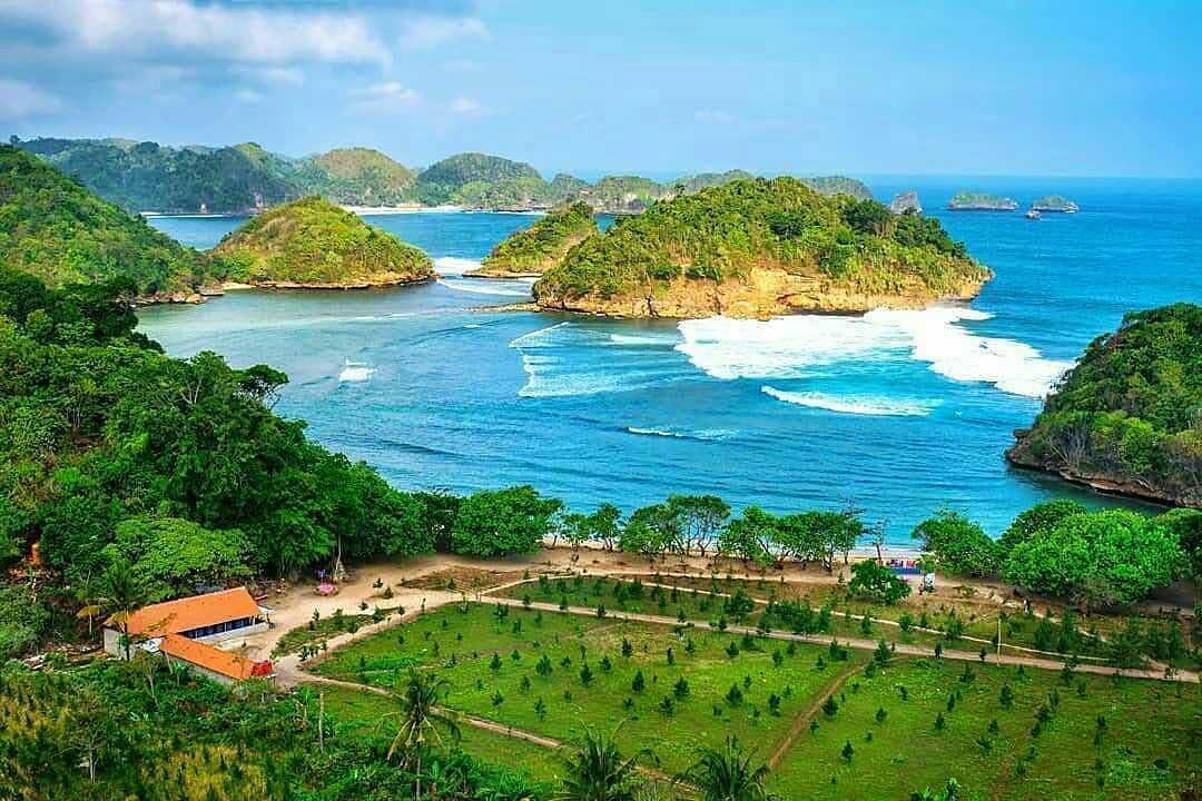 View Pantai Teluk Asmara