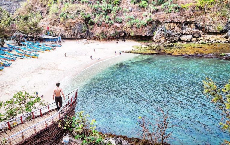 View Pantai Gesing Yogyakarta