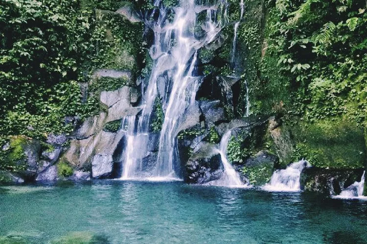 Ilustrasi Air Terjun Siluman