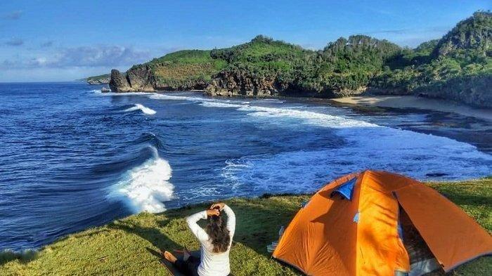 View Pantai Midodaren