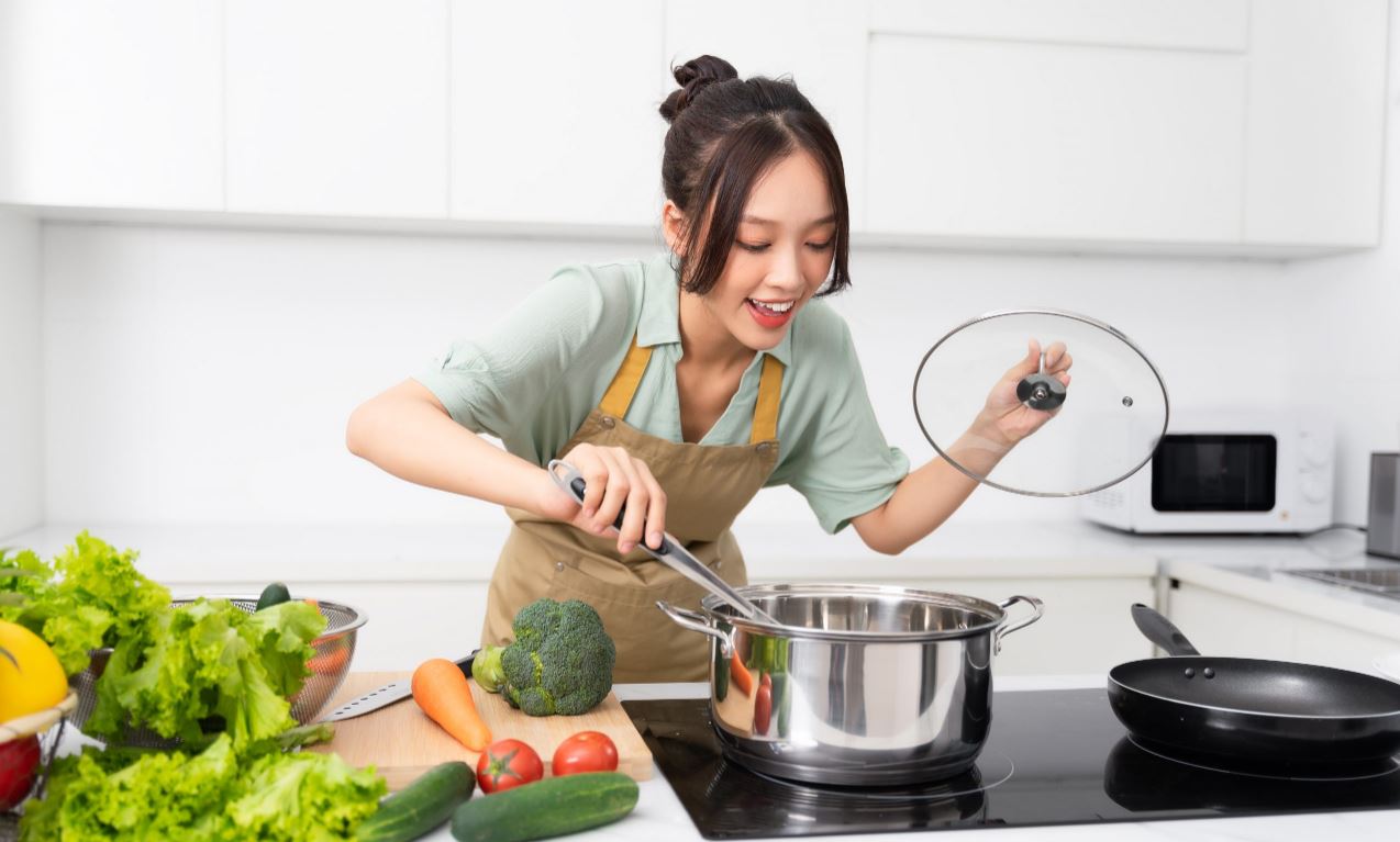 10 lifehack dapur sederhana ini bisa memangkas waktu masak tanpa ribet, nomor 5 bikin kaget.