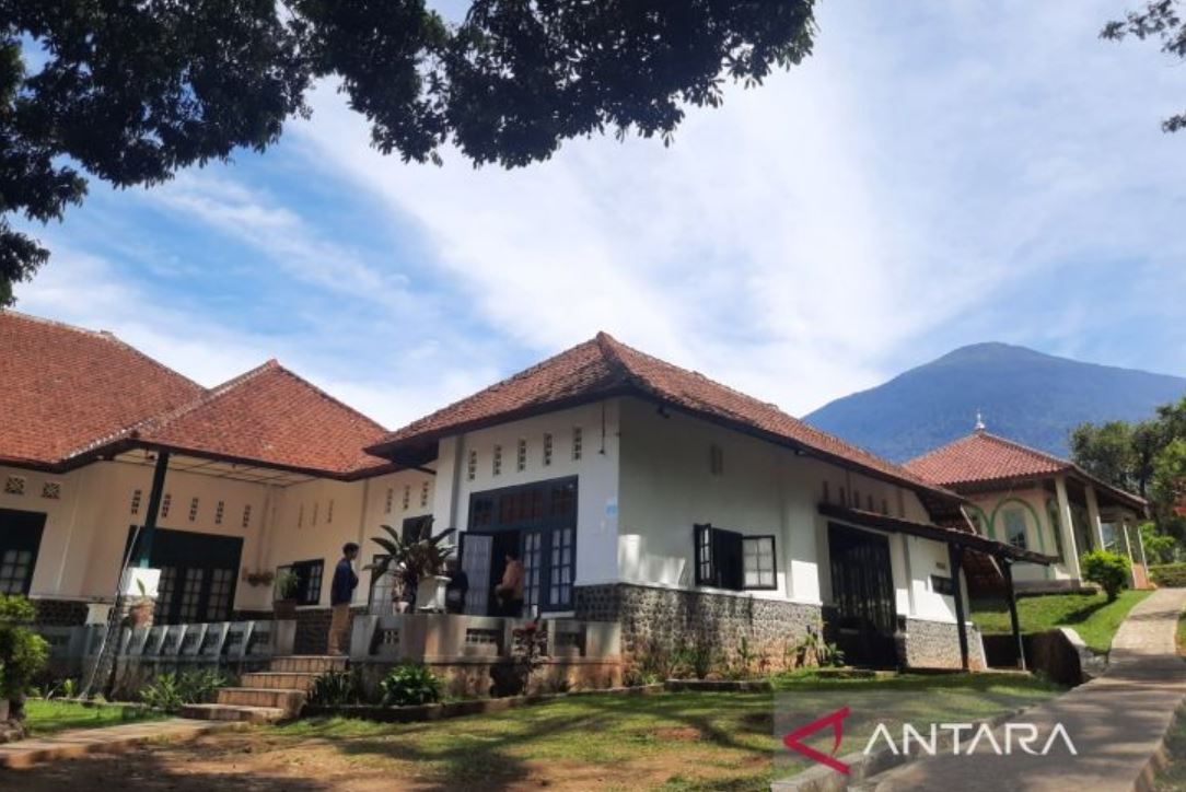 Di tempat inilah perundingan Indonesia dan Belanda berlangsung pada 1946, yang dikenal sebagai Perjanjian Linggarjati.