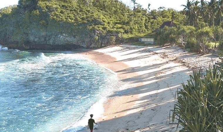 Pantai Srau Pacitan