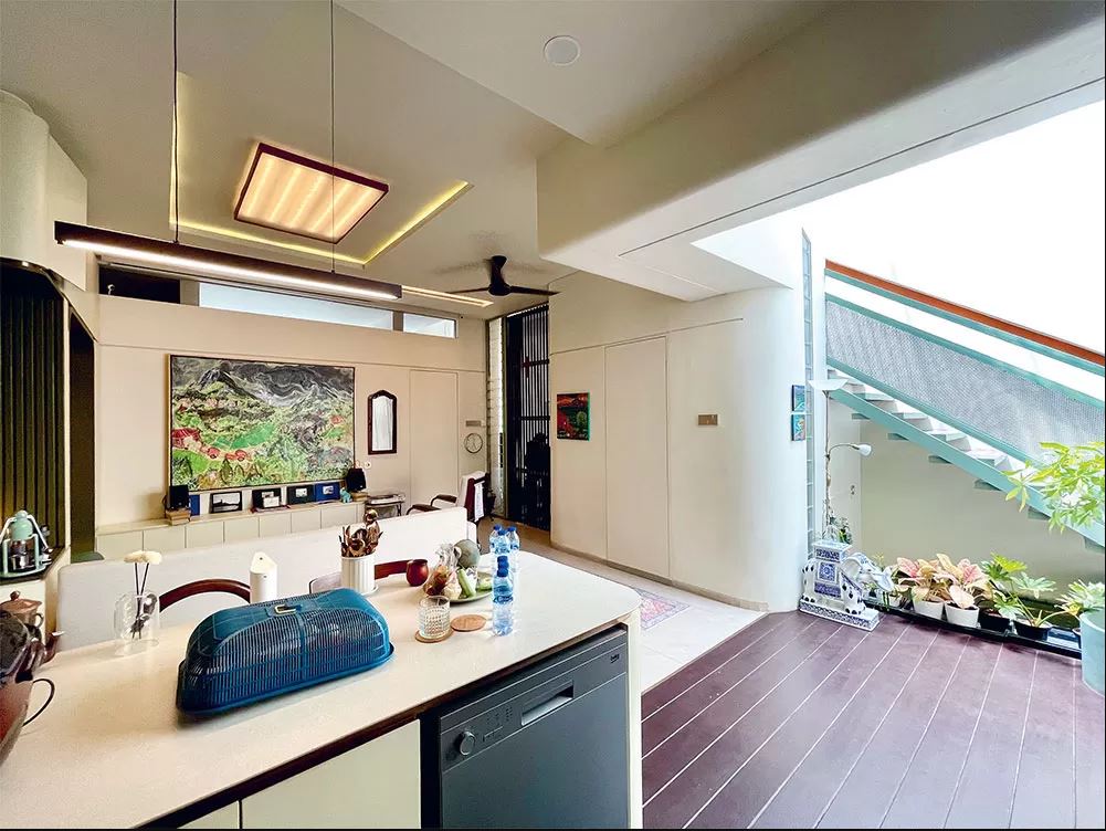 Ruang sisa di rumah bisa disulap jadi taman cantik dan multifungsi dengan sentuhan desain kreatif.