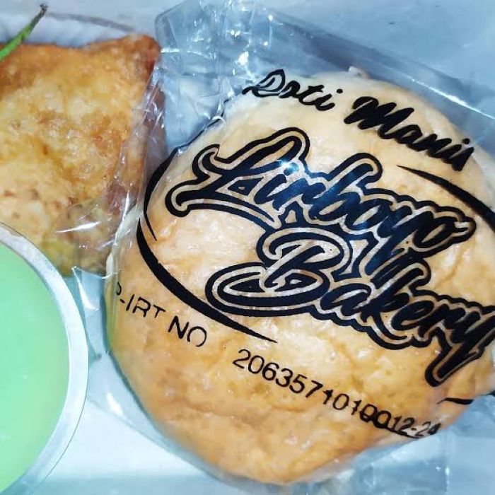 Produk roti dari Lirboyo Bakery yang merupakan outlet usaha yang bertujuan sebagai penunjang ekonomi Pondok Pesantren Lirboyo Kediri