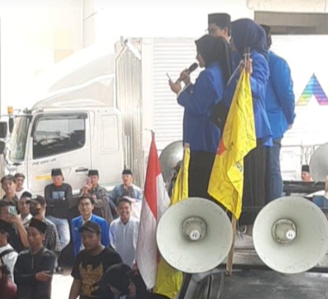 PMII demo trans7.