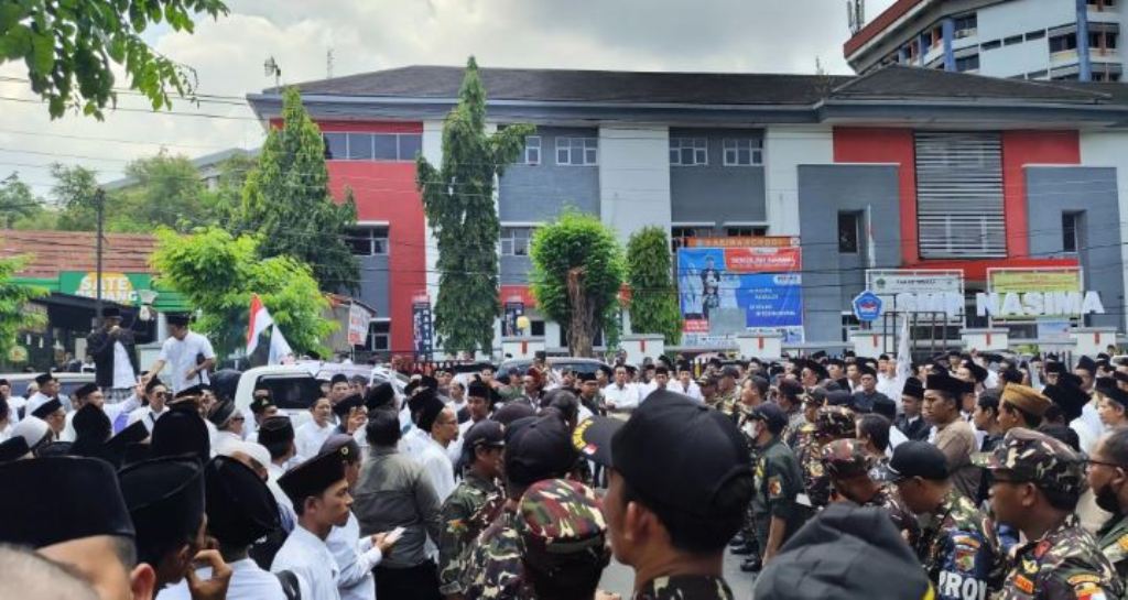Demo Trans7 meluas hingga Semarang dan Malang.
