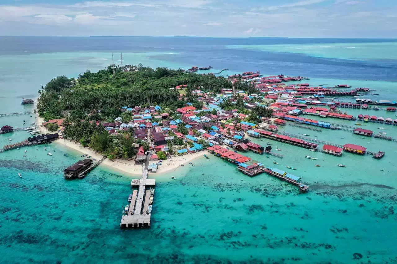 Ilustrasi Pulau Derawan, Kalimantan Timur