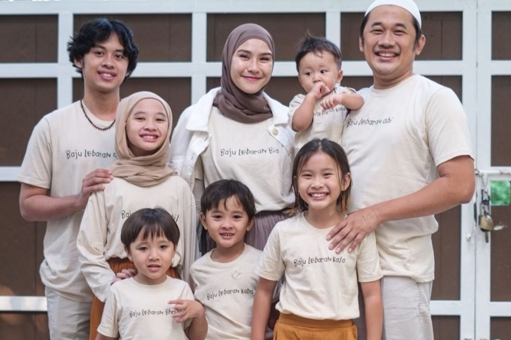 Keluarga Hanung Bramantyo dan Zaskia Adya Mecca