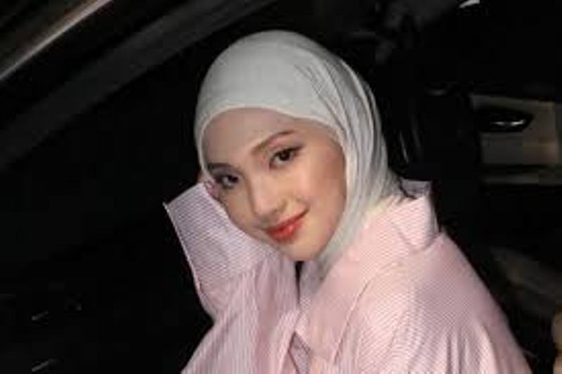 Profil Julia Prastini atau yang akrab disapa Jule.
