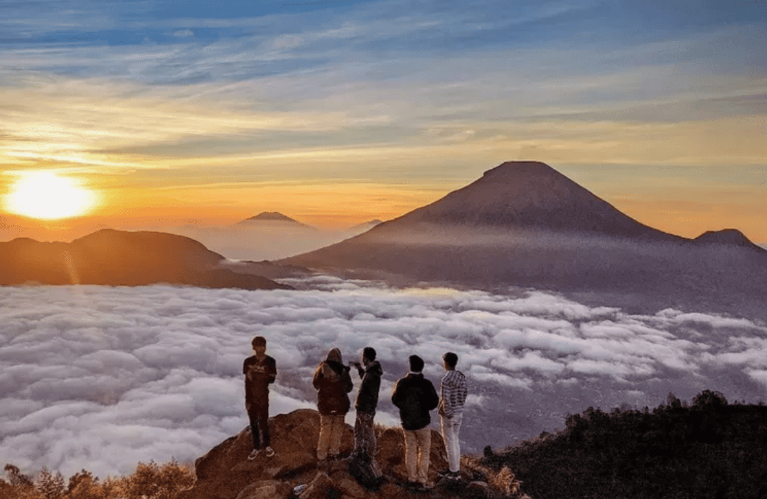 Ilustrasi Bukit Sikunir Dieng